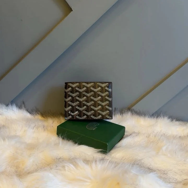 GUCCI EXECUTIVE LEATHER BILLFOLD WALLET