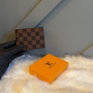 LOUIS VUITTON LUXURY LEATHER CARD HOLDER WALLET